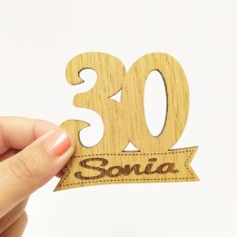 BROCHE MADERA CUMPLEAÑOS