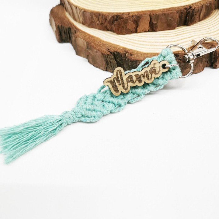 LLAVERO DE MACRAMÉ PERSONALIZADO