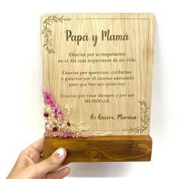 TACO DE MADERA CON TEXTO Y FLORES SECAS