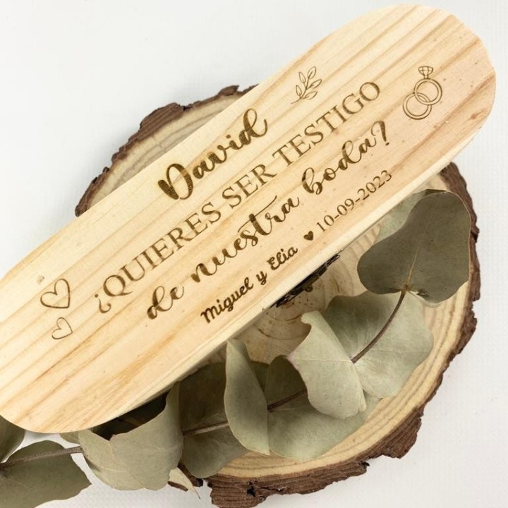 CAJA DE MADERA CON BOLI DE MADERA PERSONALIZADO PARA TESTIGOS