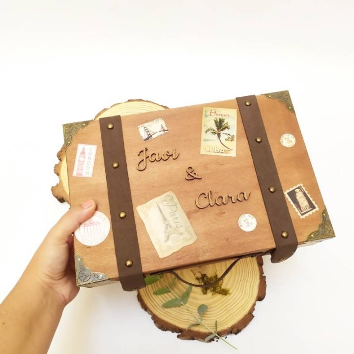 CAJA MALETA VINTAGE PERSONALIZADA